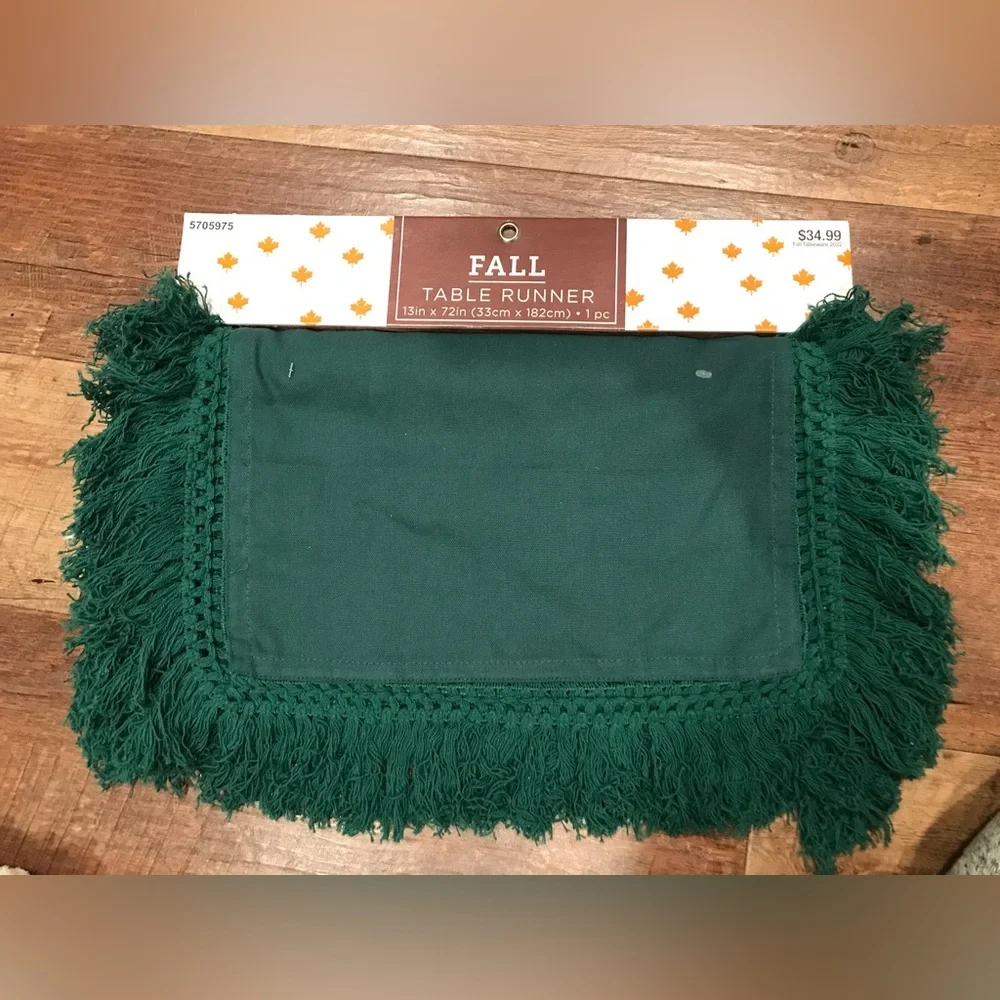 Table runner - Picture 1 of 3